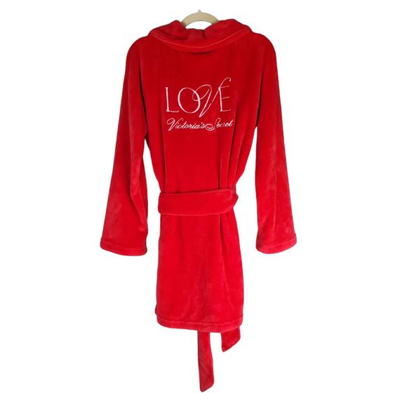 Victoria's Secret Red Embroidered Love Cozy Plush Short Robe Size Medium Large - Picture 1 of 9